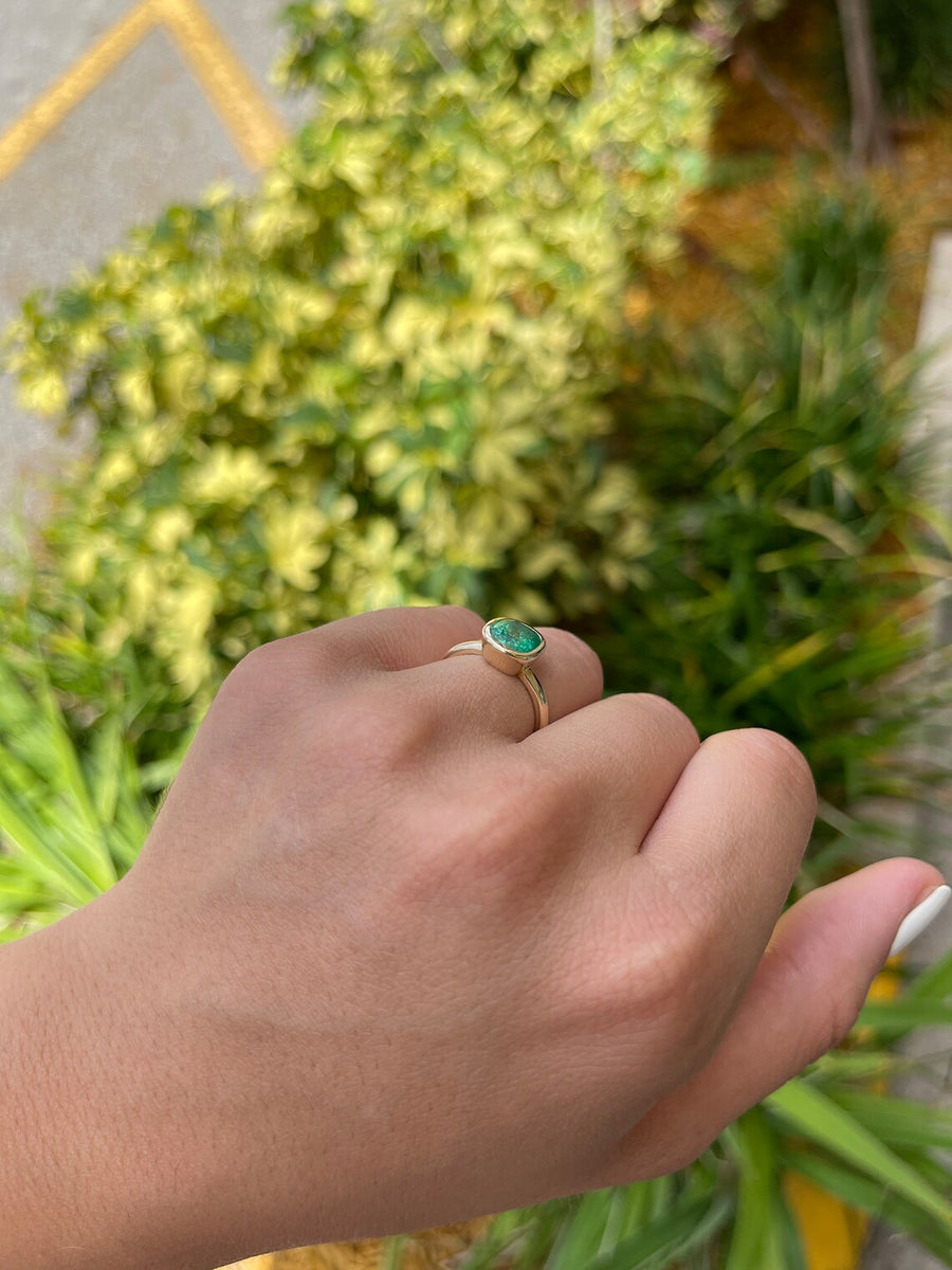 1.96cts Cushion Colombian Emerald Solitaire 14K Right Hand Gold Ring