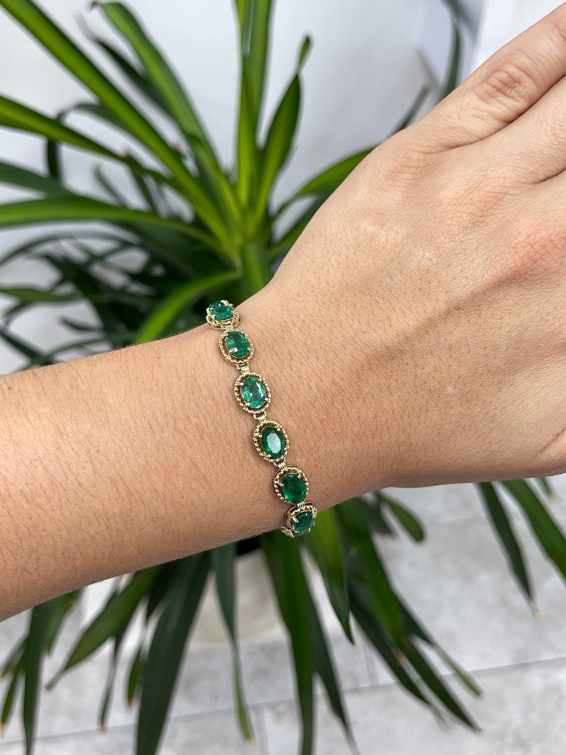 11.06tcw AAA 18K Natural Emerald-Gemstone 360 Oval Cut Gold Statement Bracelet - JR Colombian Emeralds