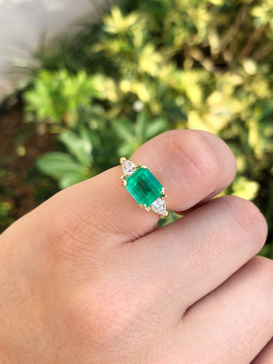 CLASSIC RECTANGLE EMERALD RING IN 9CT GOLD