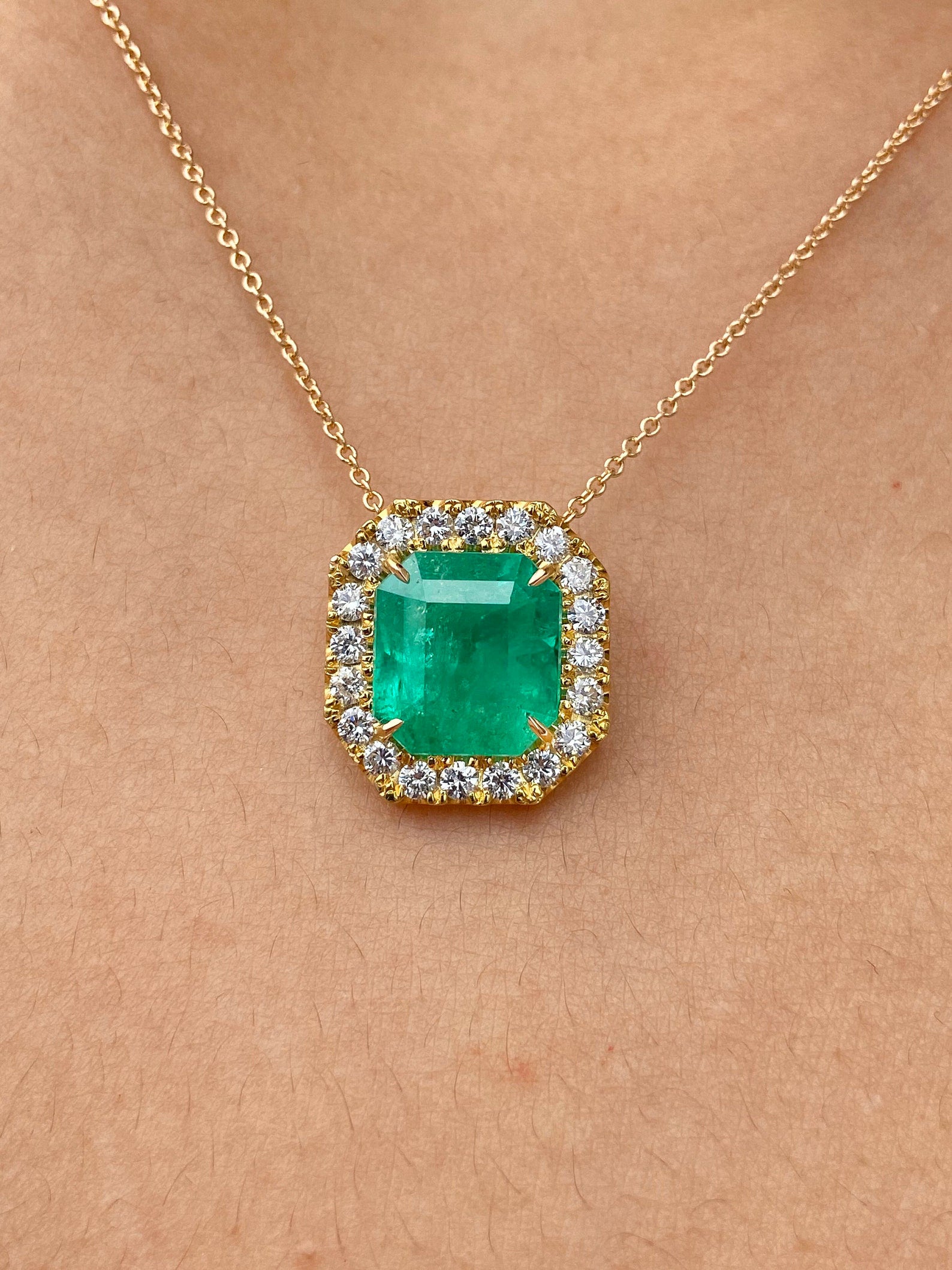 Natural Colombian Emerald Diamond Halo PendantSquare Cut Colombian Emerald Pendant with Diamond Halo