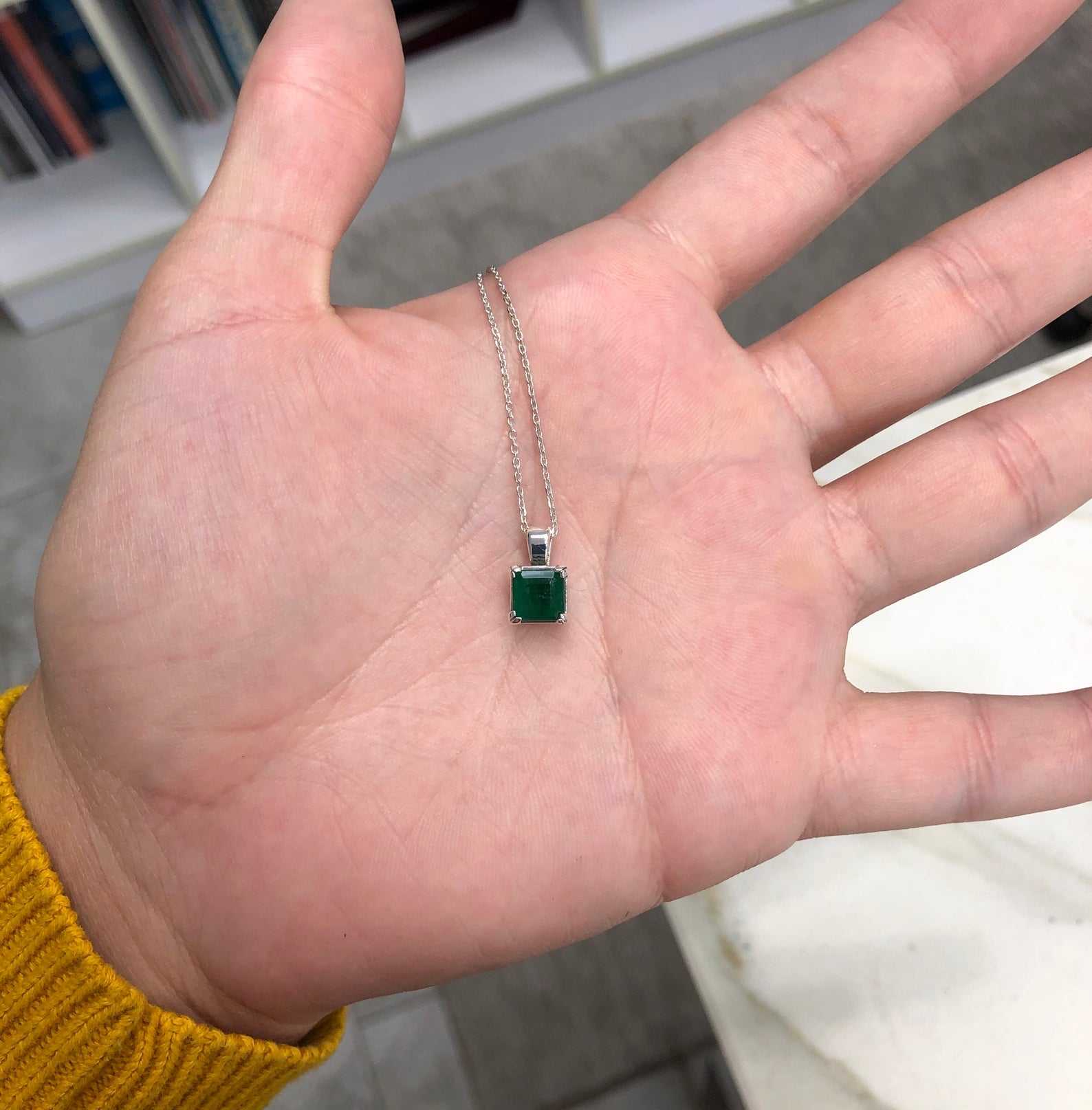 0.90 Carat Natural Emerald Pendant Silver 925