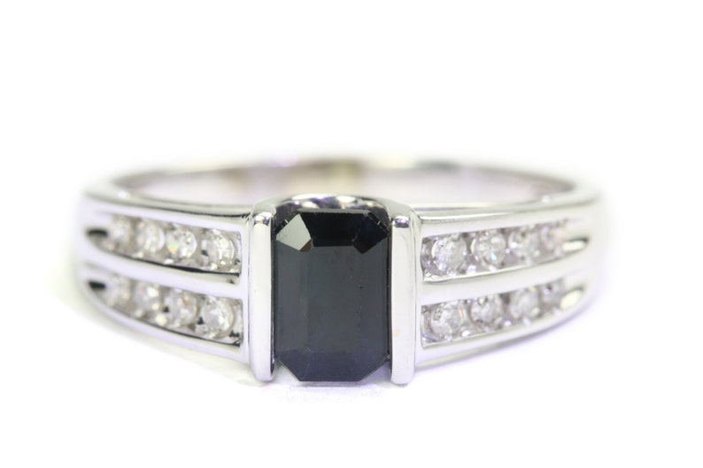 1.21cts 14K Natural Dark Blue Sapphire & Diamond Ring