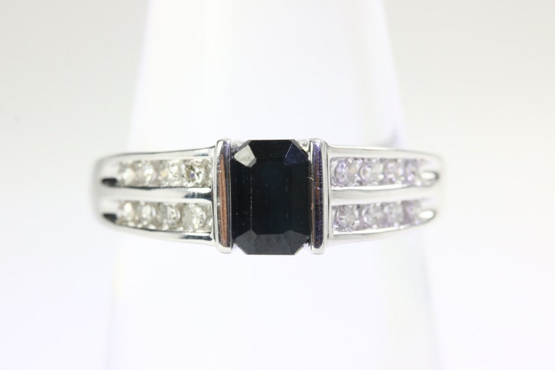 1.21cts 14K Natural Dark Blue Sapphire & Diamond Ring