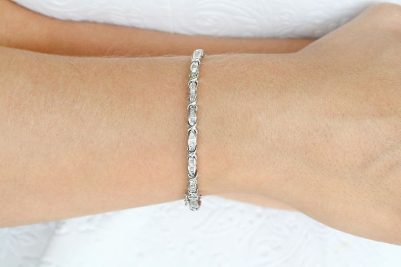 Natural Diamond Baguette White Gold Tennis Bracelet Dispaly