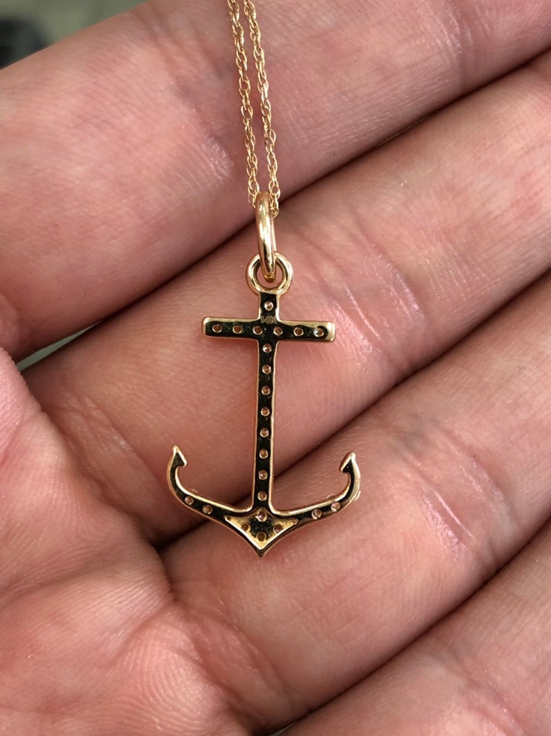 Brilliant Round Anchor Necklace