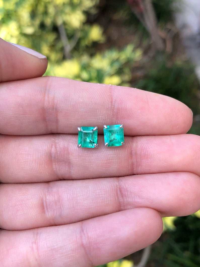 Emerald Studs White Gold 14K