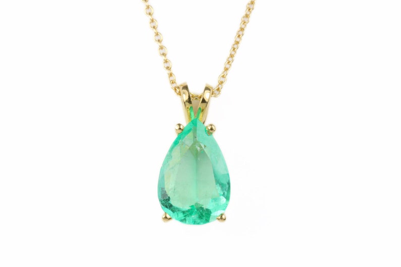 1.90 Carat 18K Colombian Emerald Pear Cut Solitaire Gold Pendant