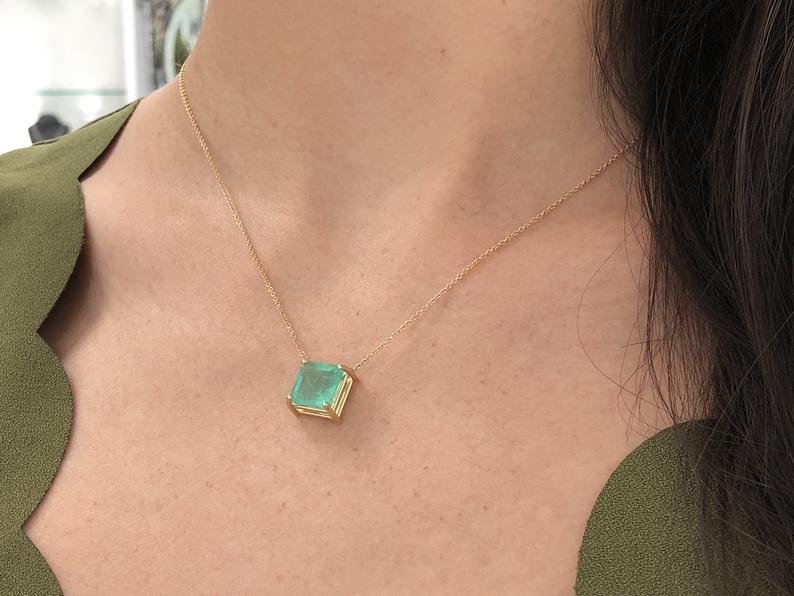 Natural Earth mined Colombian Emerald Solitaire Stationary Necklace 14K