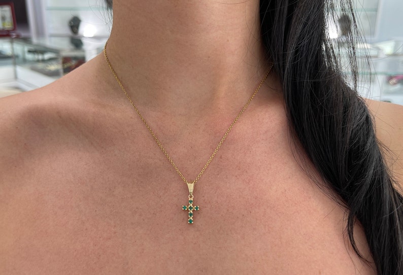 0.30ct 18k Colombian Emerald Round Cut Yellow Gold Cross Pendant