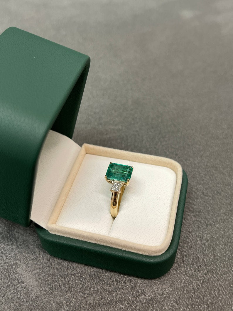 Emerald Princess Cut Diamond Three Stone Semi-Transparent Ring