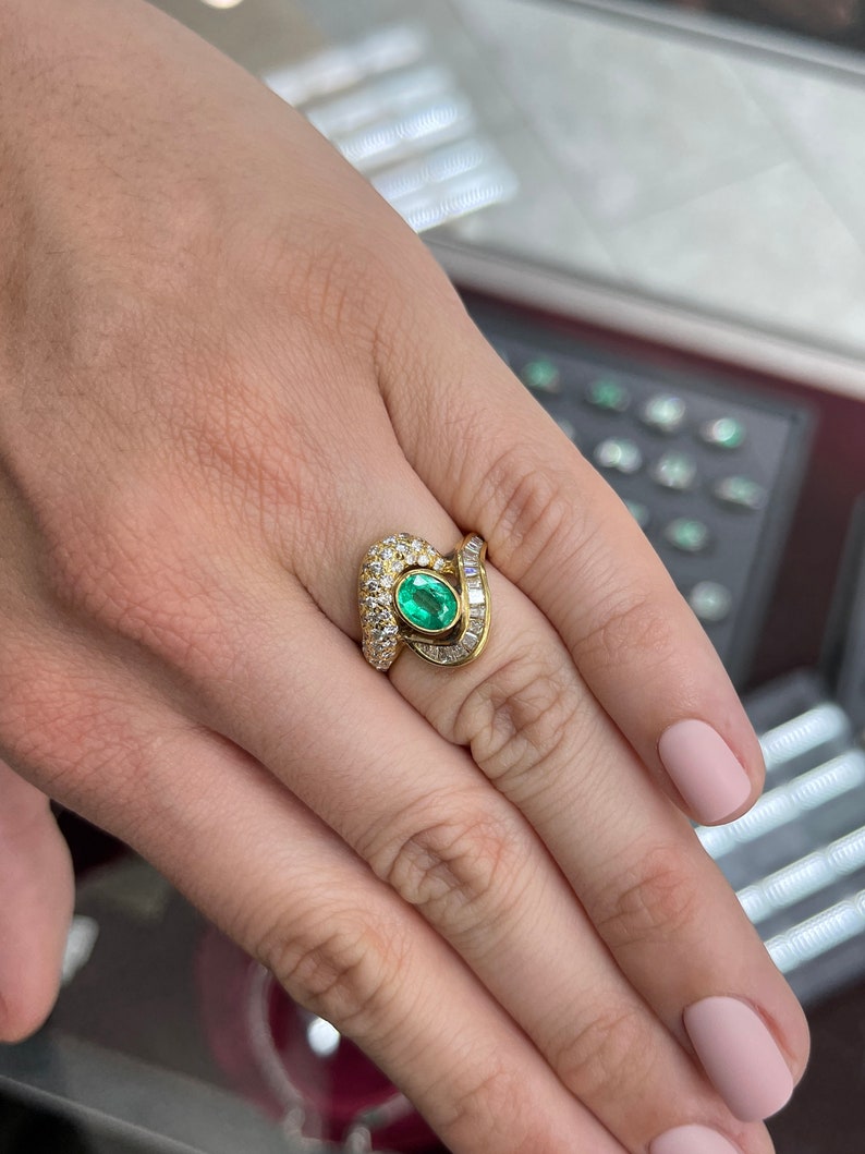  18K Colombian Emerald & Diamond Oval Cut Vintage Statement Ring