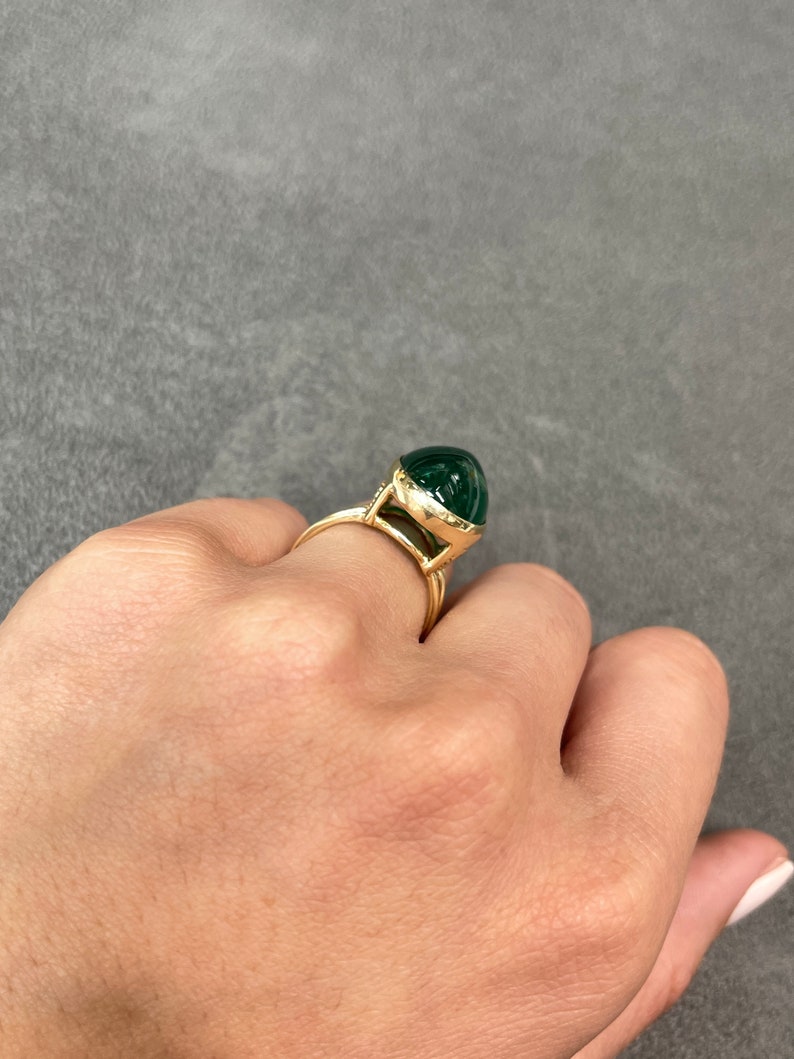 Statement Colombian Emerald Oval Cabochon Cut Solitaire Triple Shank Vintage Gold Ring