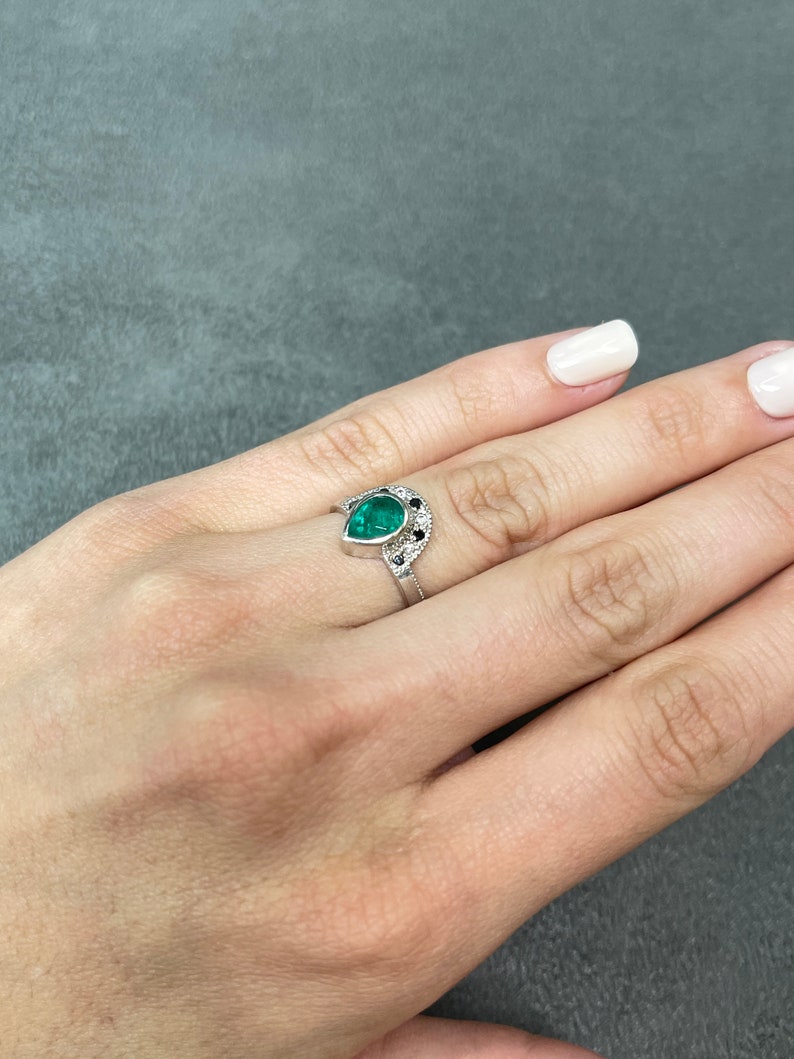  Emerald Pear Cut Black Diamond Tiara Ring