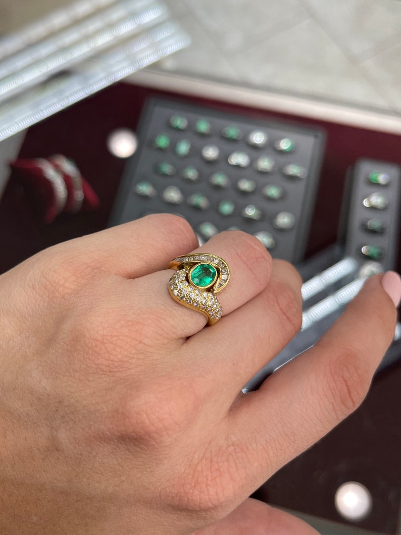 1.85tcw 18K Colombian Emerald & Diamond Oval Vintage Statement Ring