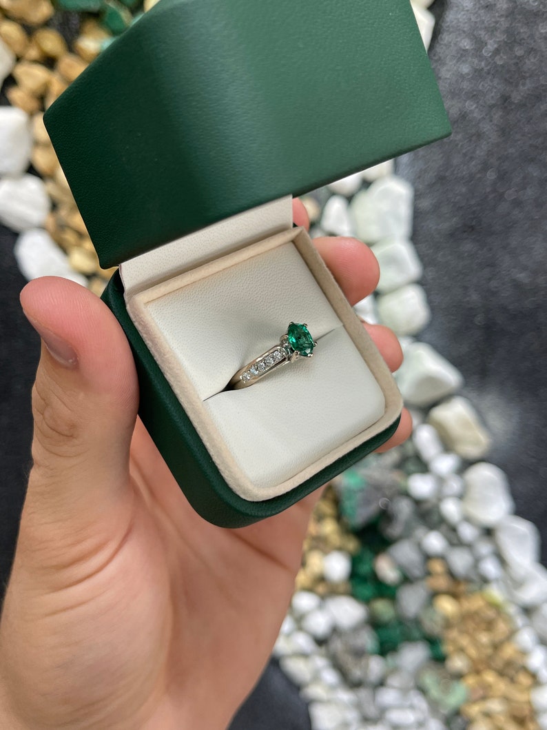 Chic and Sophisticated: Natural Emerald Oval Cut Diamond Accent 1.0tcw Engagement Ring in 18K Gold