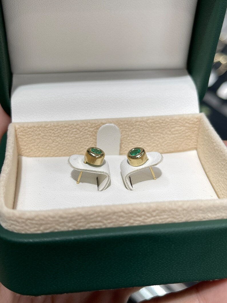 0.50tcw 14K Gold Light Spring Green Emerald Round Cut Bezel Set Everyday Chunky Petite Stud Earrings - JR Colombian Emeralds