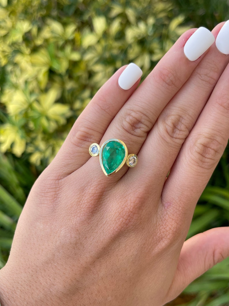 8.0tcw 18K Pear Teardrop Emerald & Round Diamond Three Stone Gold Ring - JR Colombian Emeralds