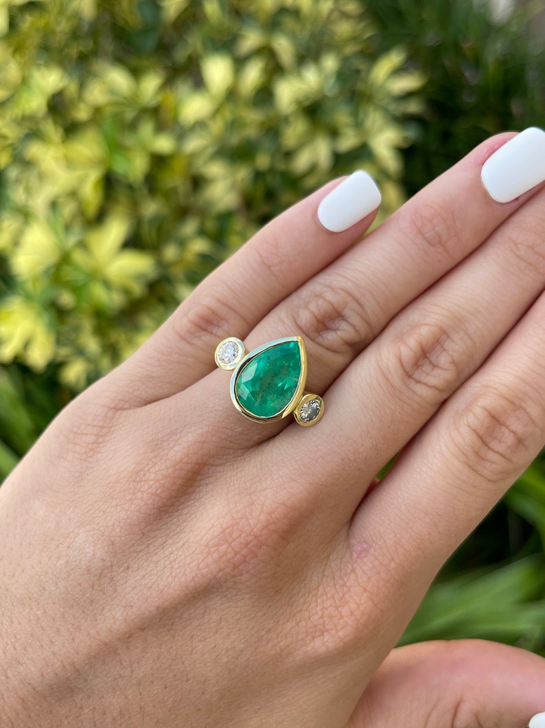 8.0tcw 18K Pear Teardrop Emerald & Round Diamond Three Stone Gold Ring - JR Colombian Emeralds