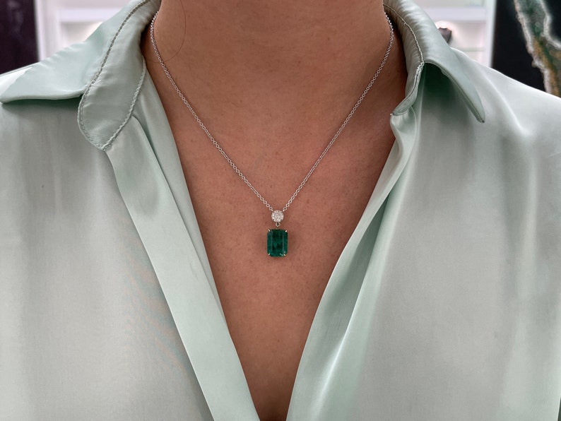 10.57tcw 14K Gold Emerald & Diamond Two Stone Dangle Stationary Necklace