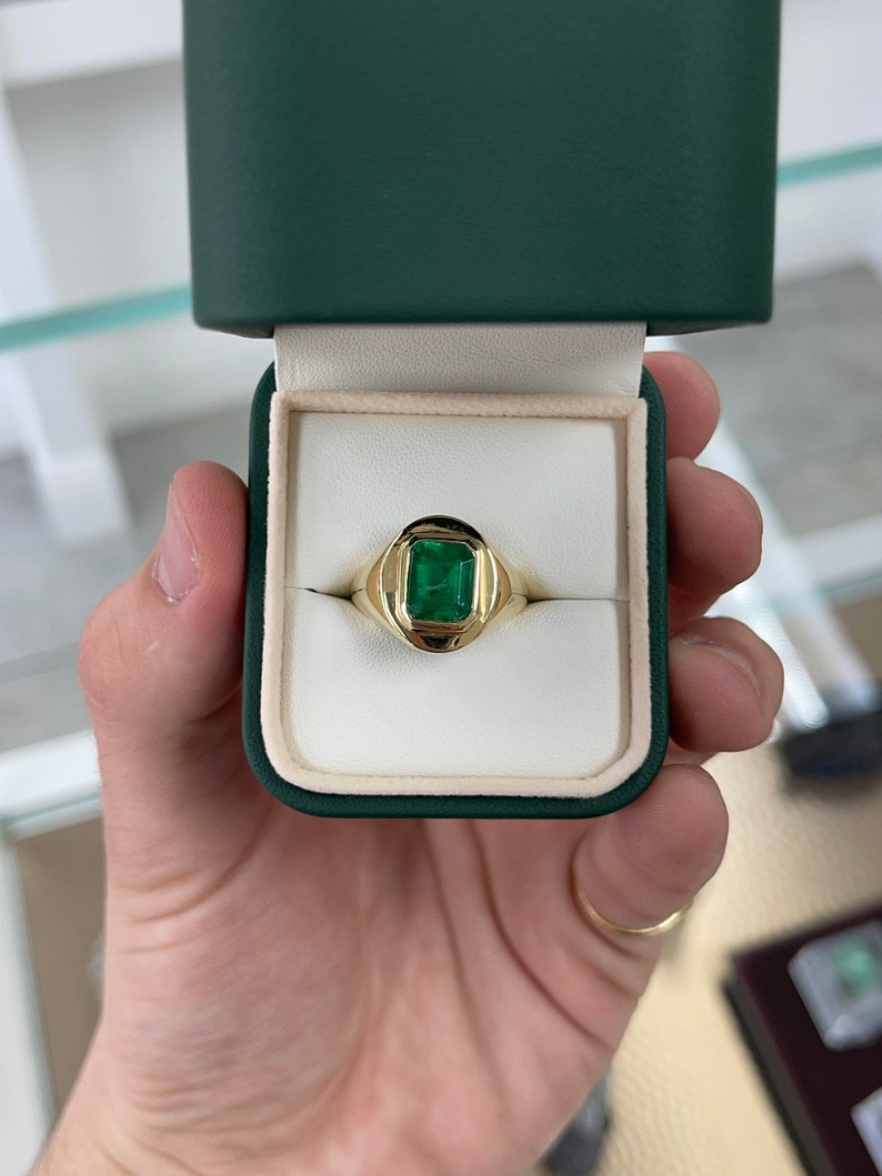 2.78ct 18K AAA Top Quality Vivid Green Natural Emerald Cut Solitaire Solid Gold Signet Ring - JR Colombian Emeralds