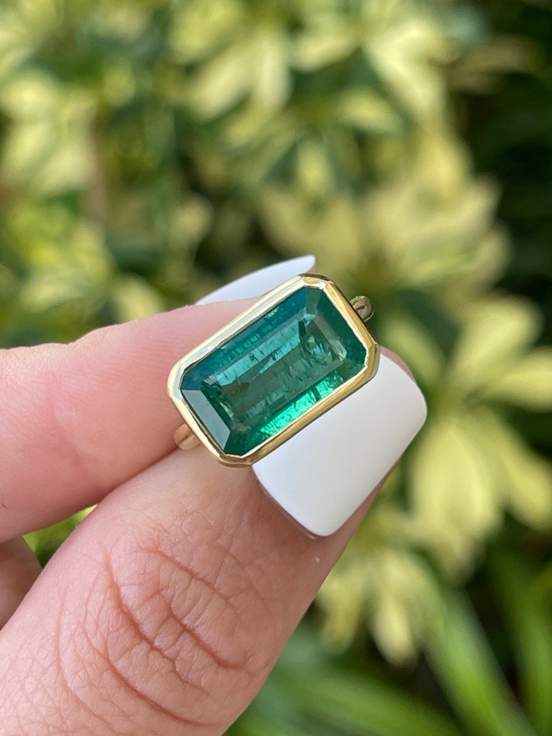 5.48cts 18K Big Deep Dark Green Bezel Natural Emerald East to West Solitaire Ring - JR Colombian Emeralds