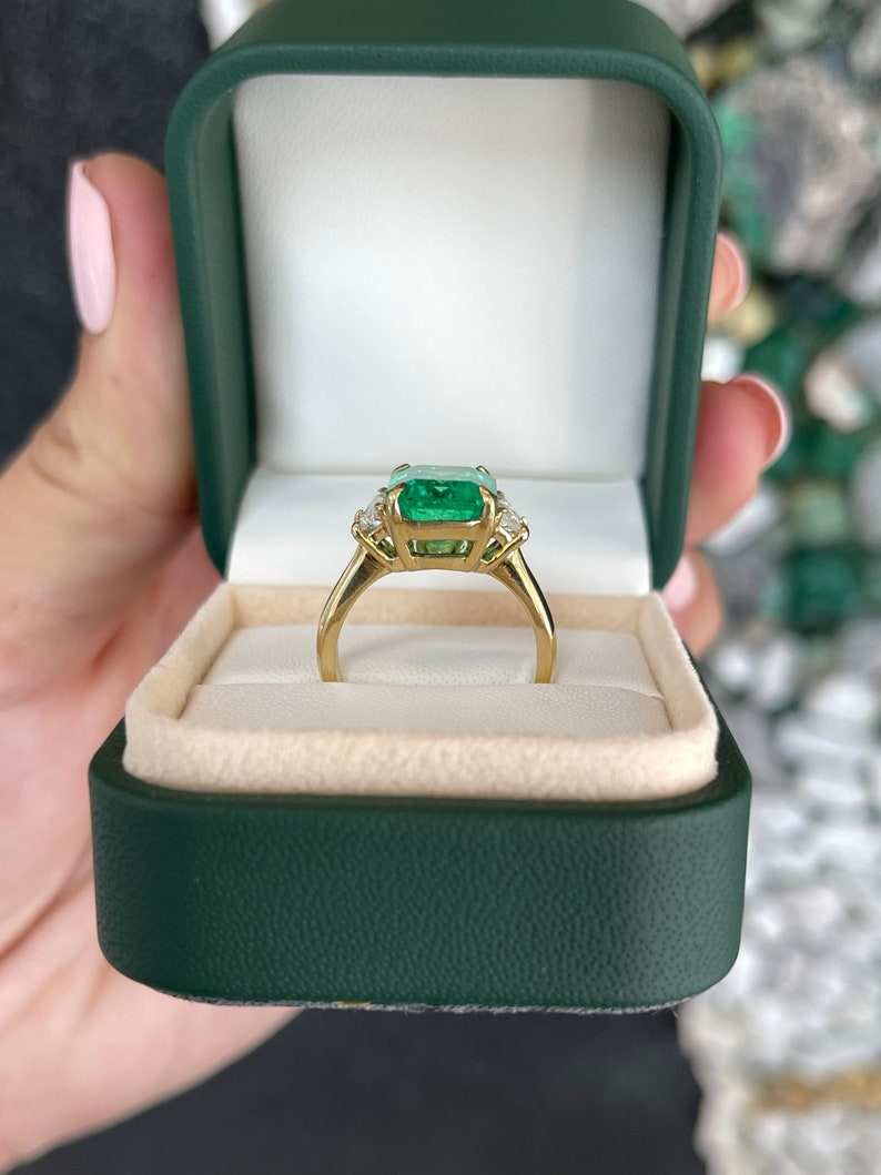 Exquisite 4.80tcw Colombian Emerald Diamond Ring for Engagement