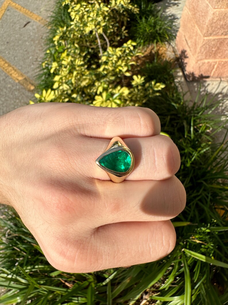 3.55cts 18K AAA+ Bezel Teardrop Gypsy Colombian Emerald Gold Solitaire Pear Ring - JR Colombian Emeralds