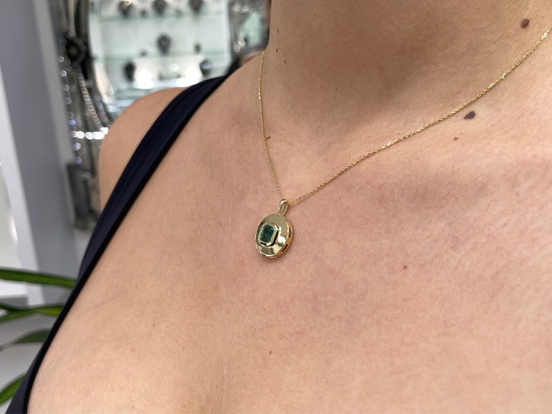 2.05ct 18K Natural Solitaire Asscher Cut Dark Rich Green Emerald Pendant Necklace