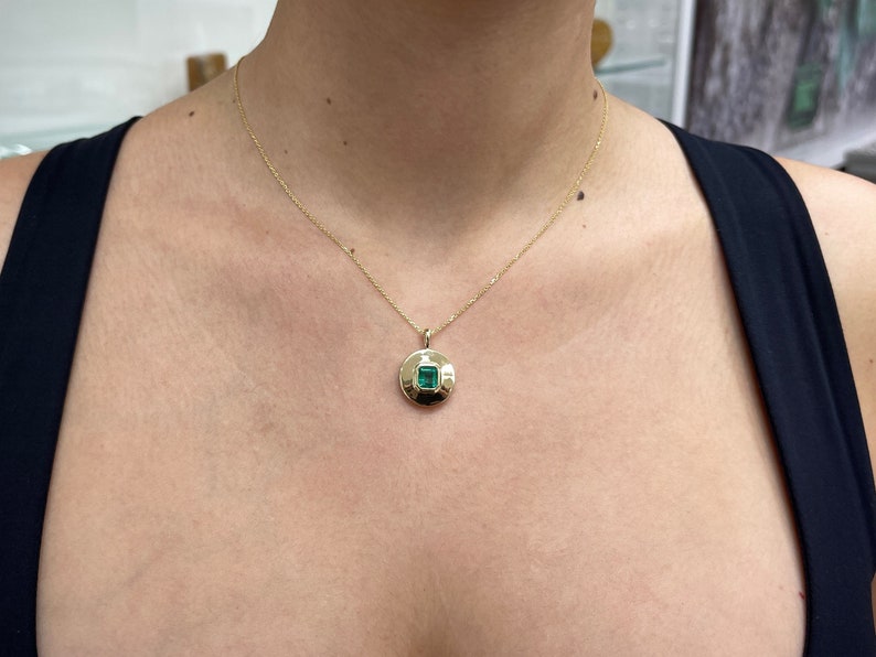 2.05ct 18K Natural Solitaire Asscher Cut Dark Rich Green Emerald Pendant Necklace