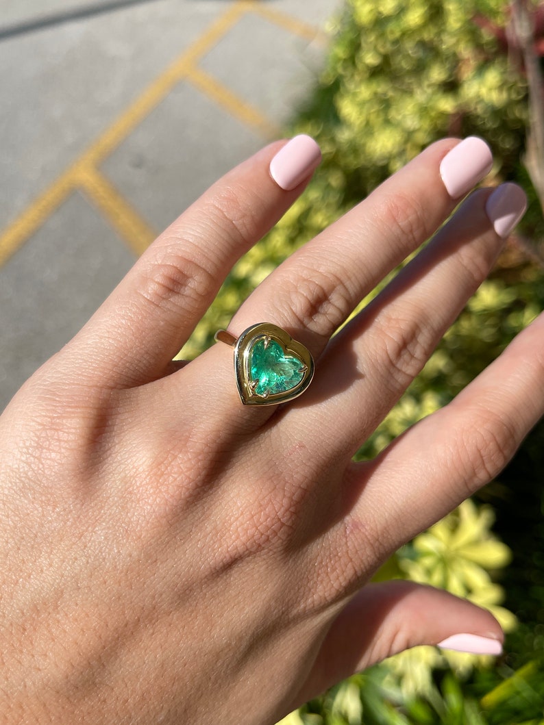 4.10 Carat 18K Gold Double Gold Frame Vivid Green Heart Colombian Emerald Solitaire Statement Ring - JR Colombian Emeralds