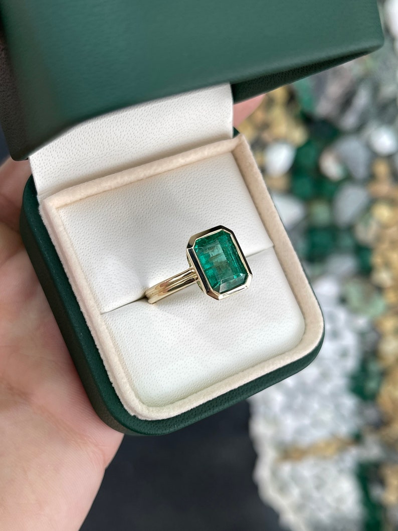 14K Natural Emerald Bezel Solitaire Ring