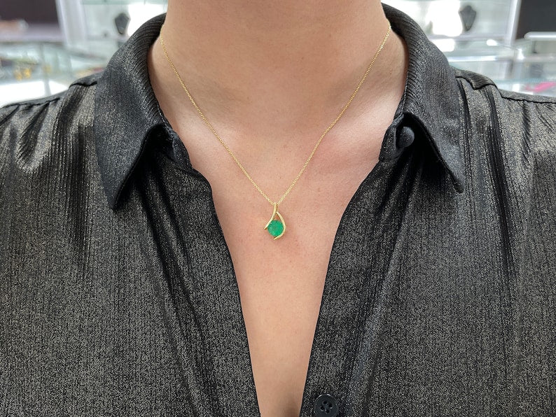 2.0ct 14K Kanji Shaped Colombian Emerald-Round Cut Solitaire Pendant Necklace