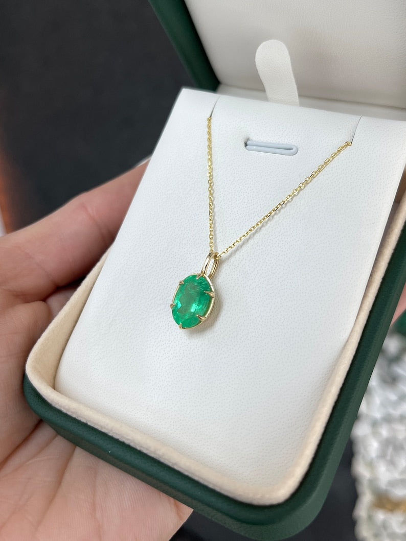 3.0 Carat Rich Green Emerald Solitaire Oval 6-Claw Prong Gold Modern Pendant Necklace