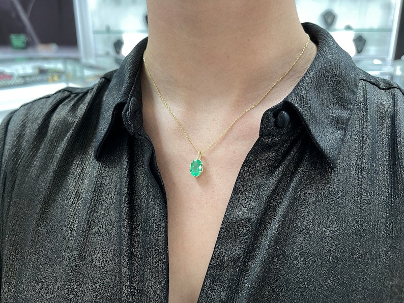 3.0 Carat Rich Green Emerald Solitaire Oval 6-Claw Prong Gold Modern Pendant Necklace - JR Colombian Emeralds