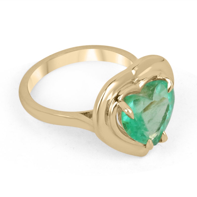 Cocktail Emerald Heart Heirloom Prong Ring