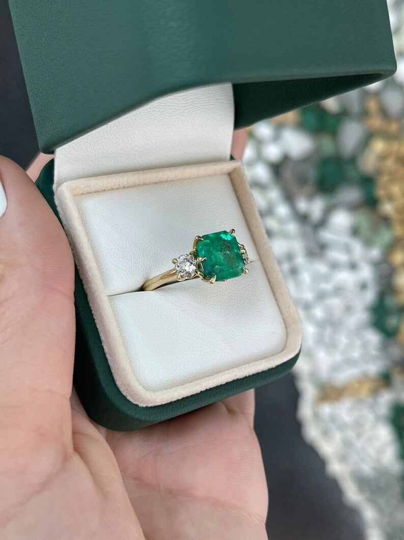 4.58tcw GIA CERTIFIED 18K Gold Three Stone Vintage Emerald & OEC Diamond Ring - JR Colombian Emeralds