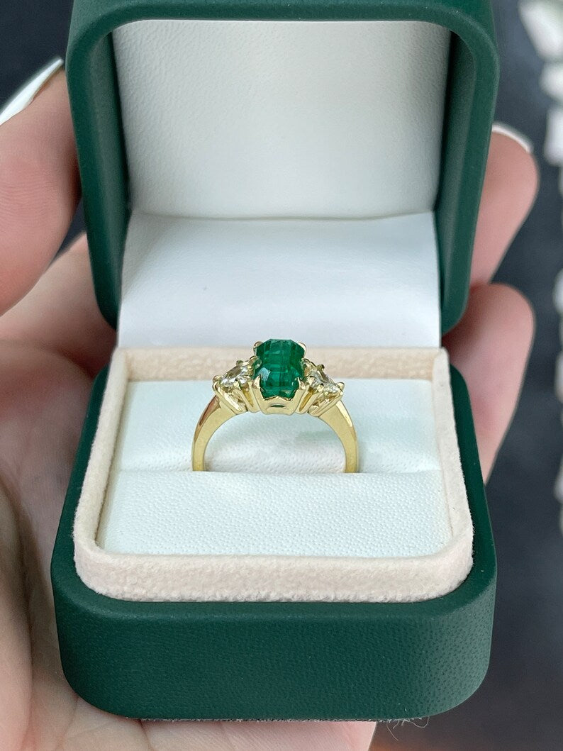 3.05tcw 18K Gold Three Stone Vintage Emerald & Trillion Cut Diamond Ring - JR Colombian Emeralds