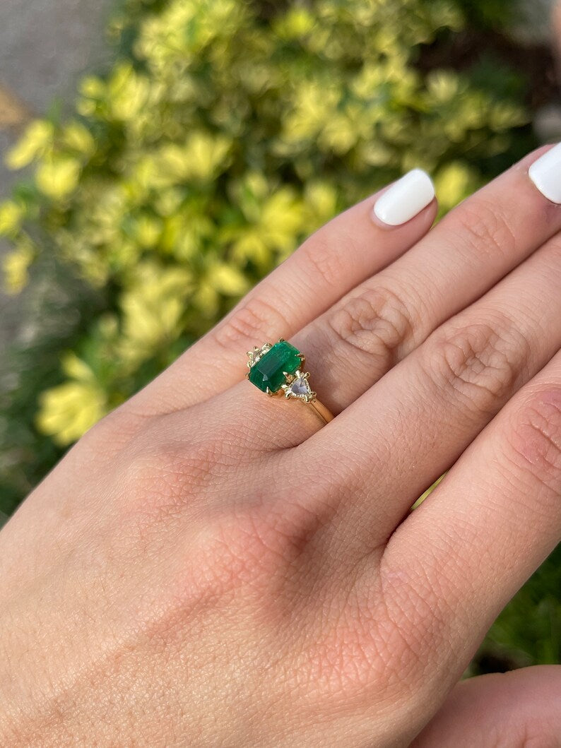 3.05tcw 18K Gold Three Stone Vintage Emerald & Trillion Cut Diamond Ring - JR Colombian Emeralds