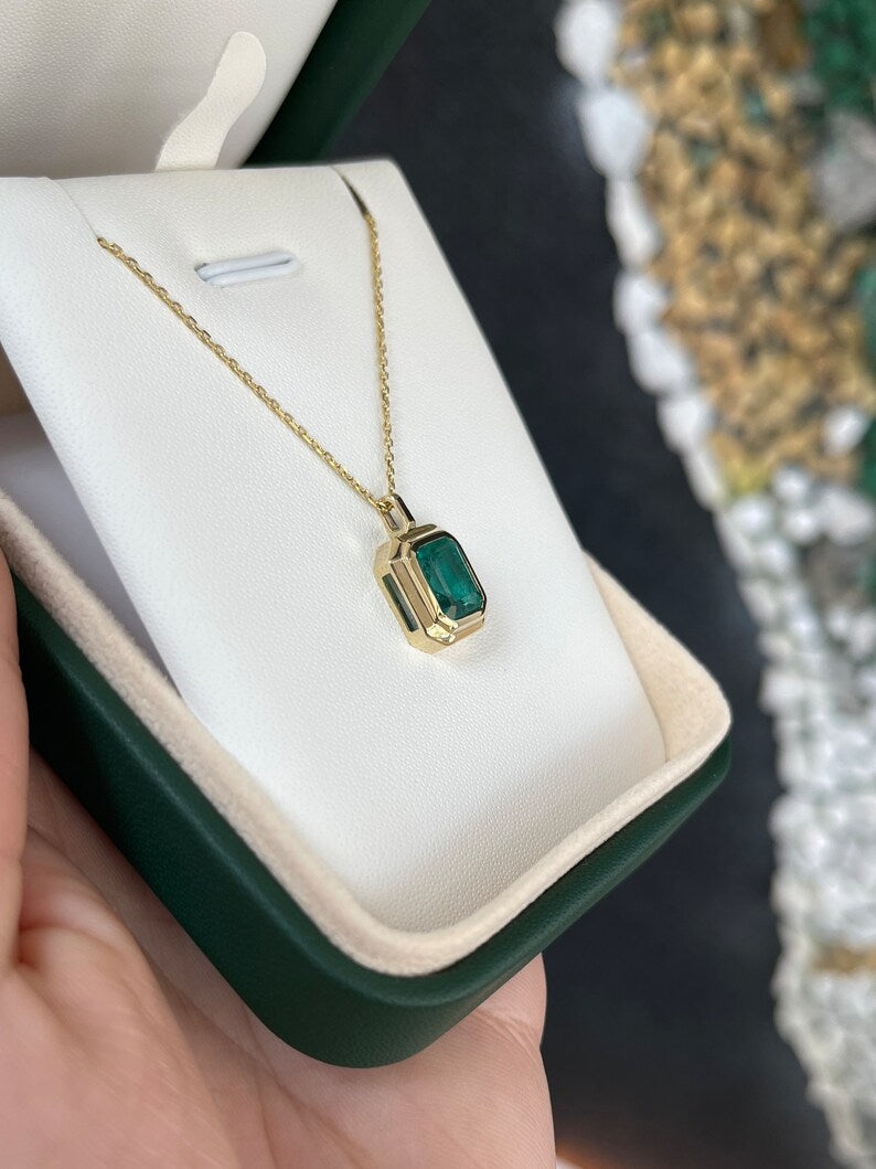 Deep Sea Green 2.65 carats Mens Emerald Double Bezel Set Gold Pendant Solid Gold 14K