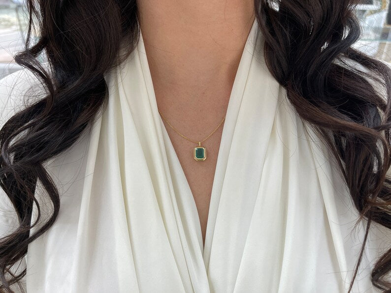 Deep Sea Green 2.65 carats Womens Emerald Double Bezel Set Gold Pendant Solid Gold 14K Necklace Gold 14K