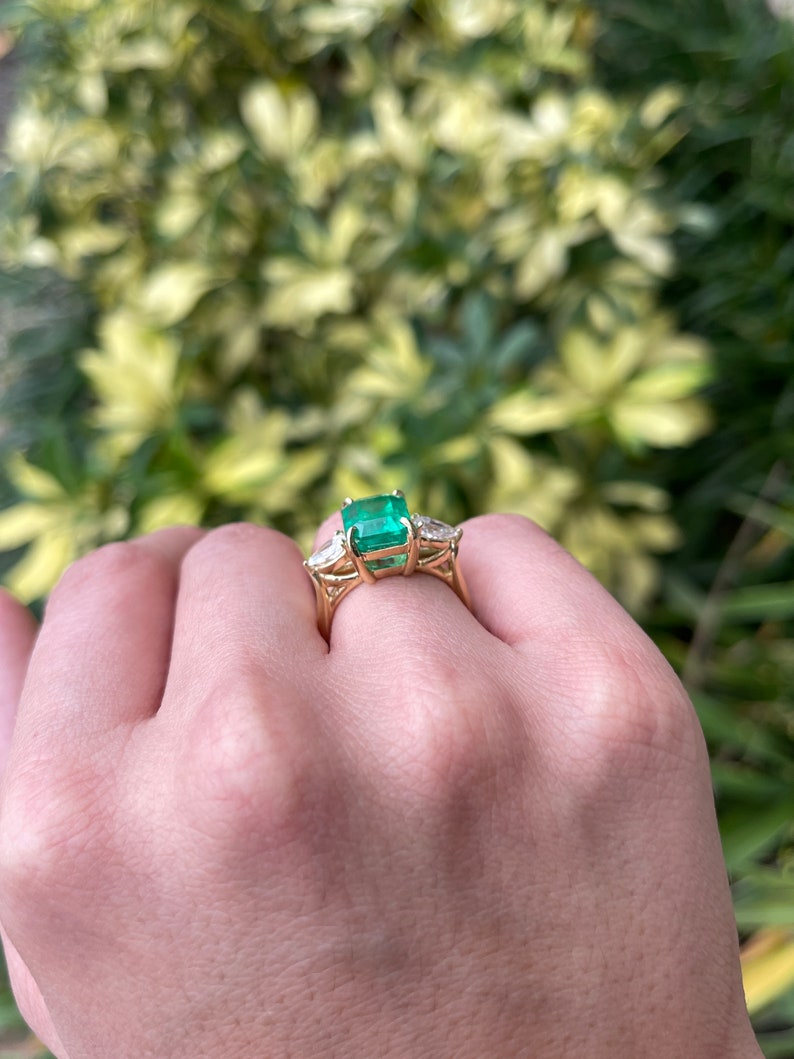 Asians Emerald & Pear Diamond Ring