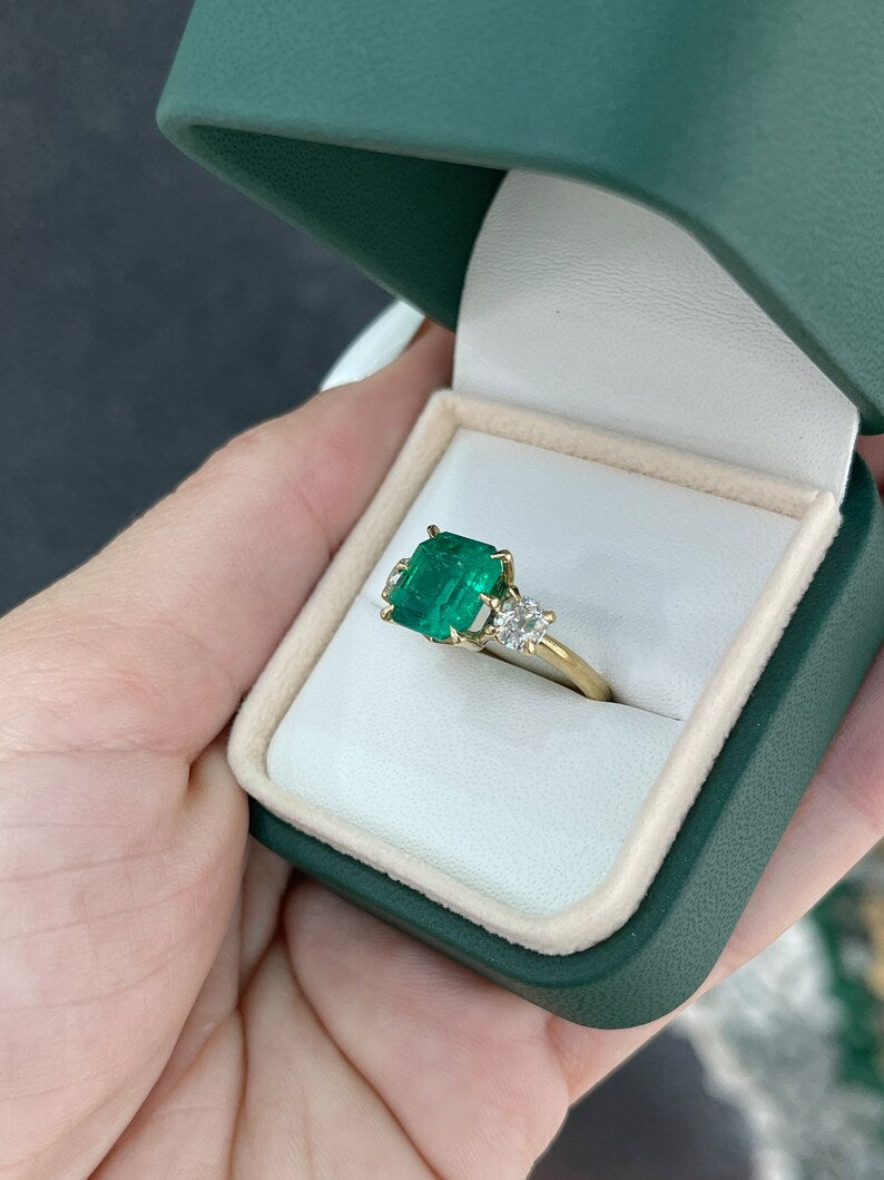 4.58tcw 18K Gold Three Stone Vintage Emerald & OEC Diamond Ring