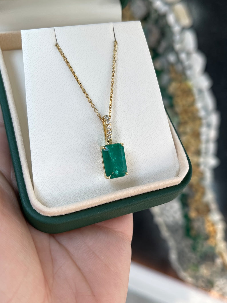 6.05tcw 18K Gold Natural Emerald Solitaire Diamond Accent Bale Necklace