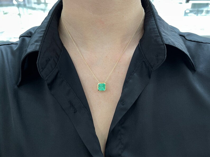 5.03ct 18K Gold Vivid Green Natural Emerald Bezel Solitaire Necklace