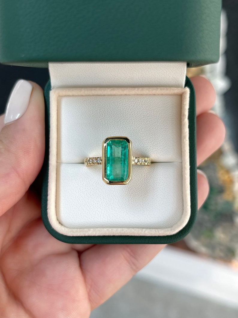 3.56tcw Solitaire Elongated Emerald Cut & Diamond Accent Ring - JR Colombian Emeralds