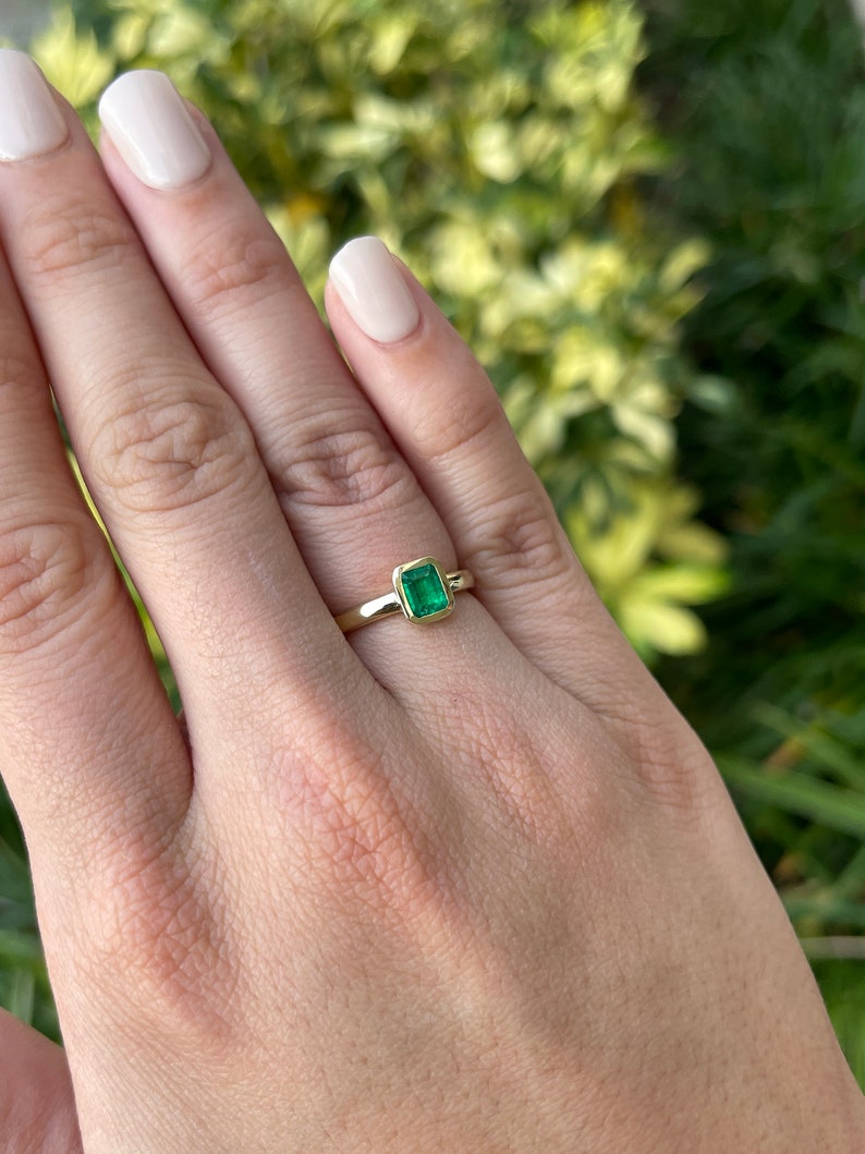 14K Gold Solitaire Emerald Ring
