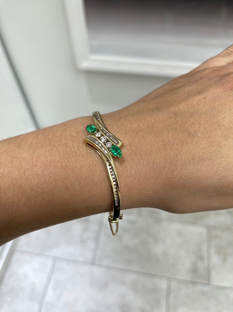 Medium Yellowish Green Emerald Round Cut Bracelet