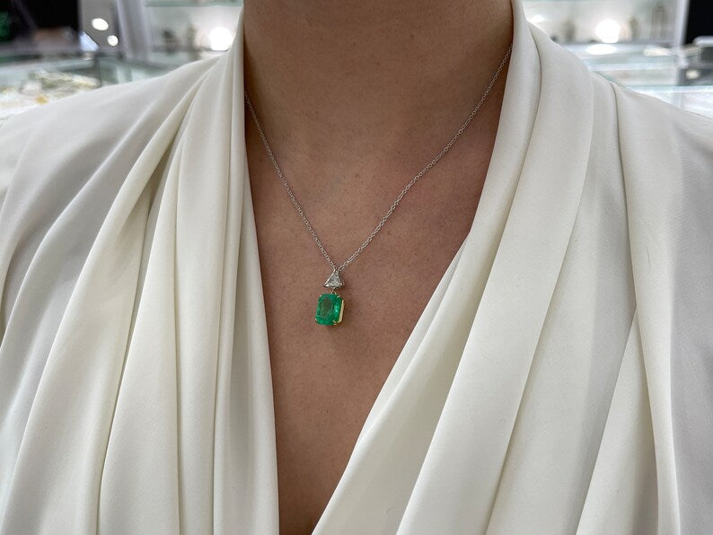 5.72tcw 18K Colombian Emerald & Trillion Cut Diamond Accent Statement Necklace
