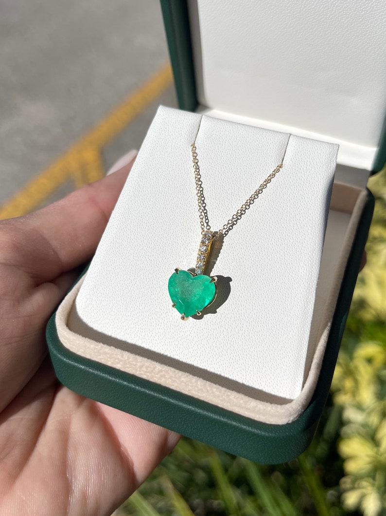 4.65tcw 18K Gold Natural Emerald Heart W & Diamond Accent Bale Necklace - JR Colombian Emeralds