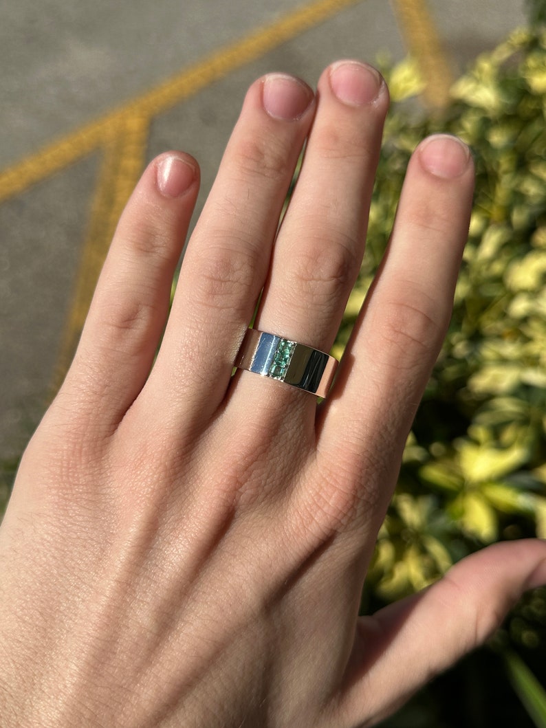 Medium Dark Green Emerald Unisex Ring